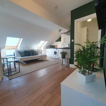 Loft Apartment Near Harry Potter Coaches Уотфорд Экстерьер фото