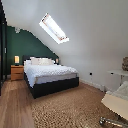Loft Apartment Near Harry Potter Coaches Уотфорд Экстерьер фото
